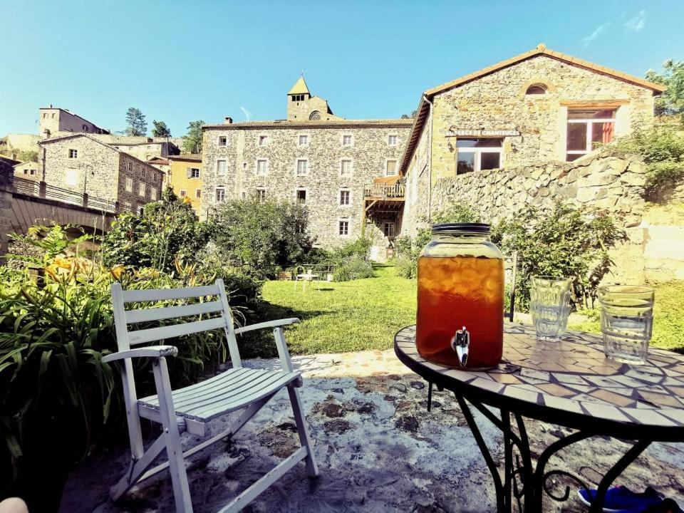 Auberge De Chanteuges Eksteriør bilde