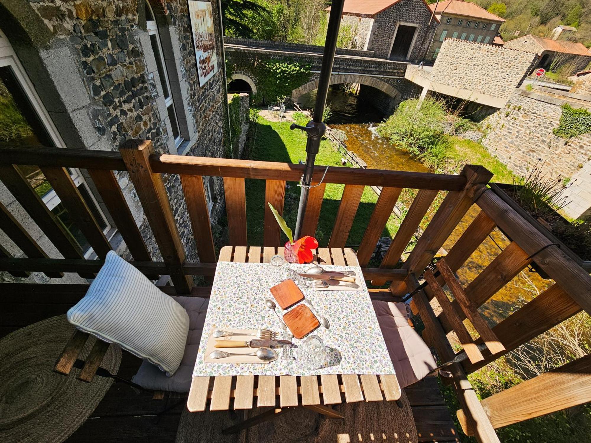 Auberge De Chanteuges Eksteriør bilde